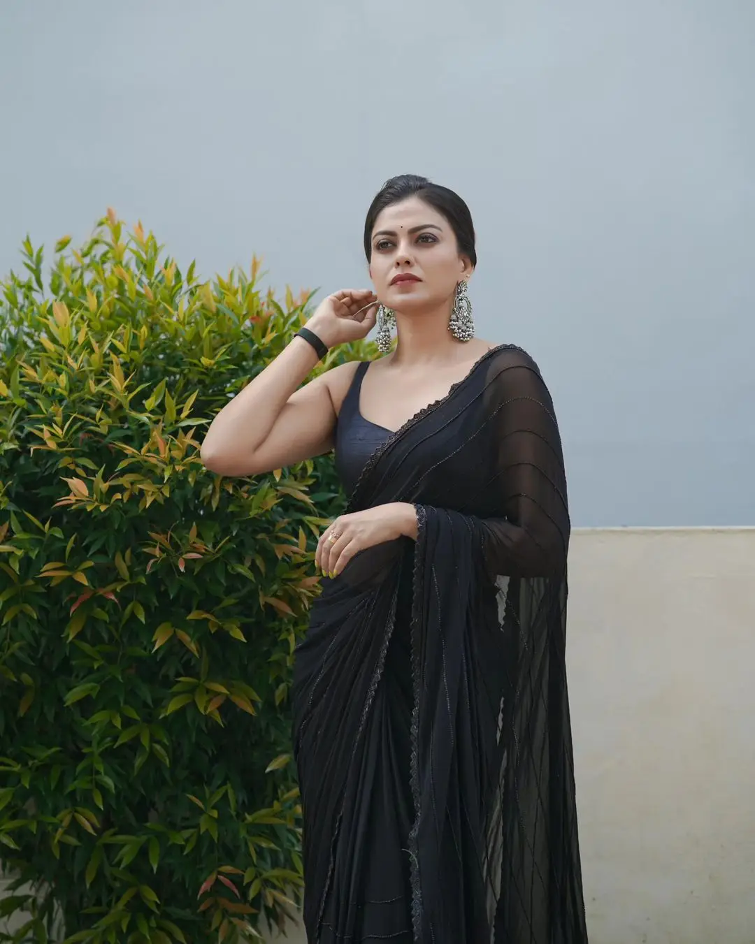 Malayalam Actress Anusree Nair Photos in Black Saree Sleeveless Blouse